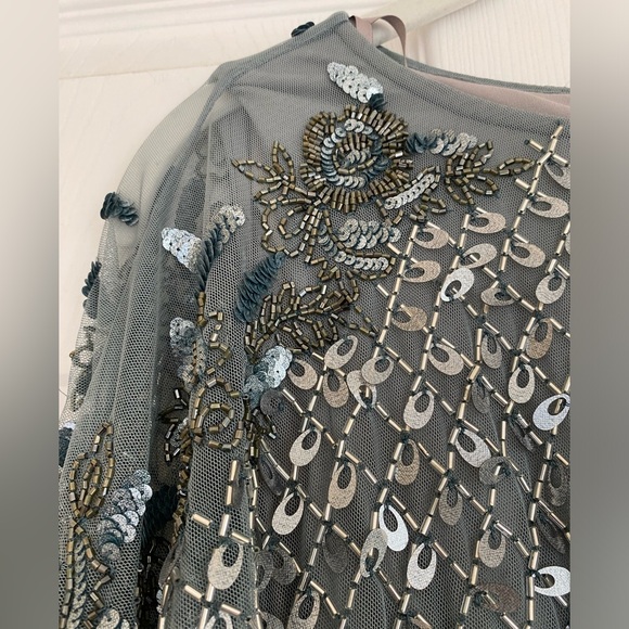 Stunning Adrianna Papell long beaded formal dress with cape sleeves NWT - Picture 7 of 8